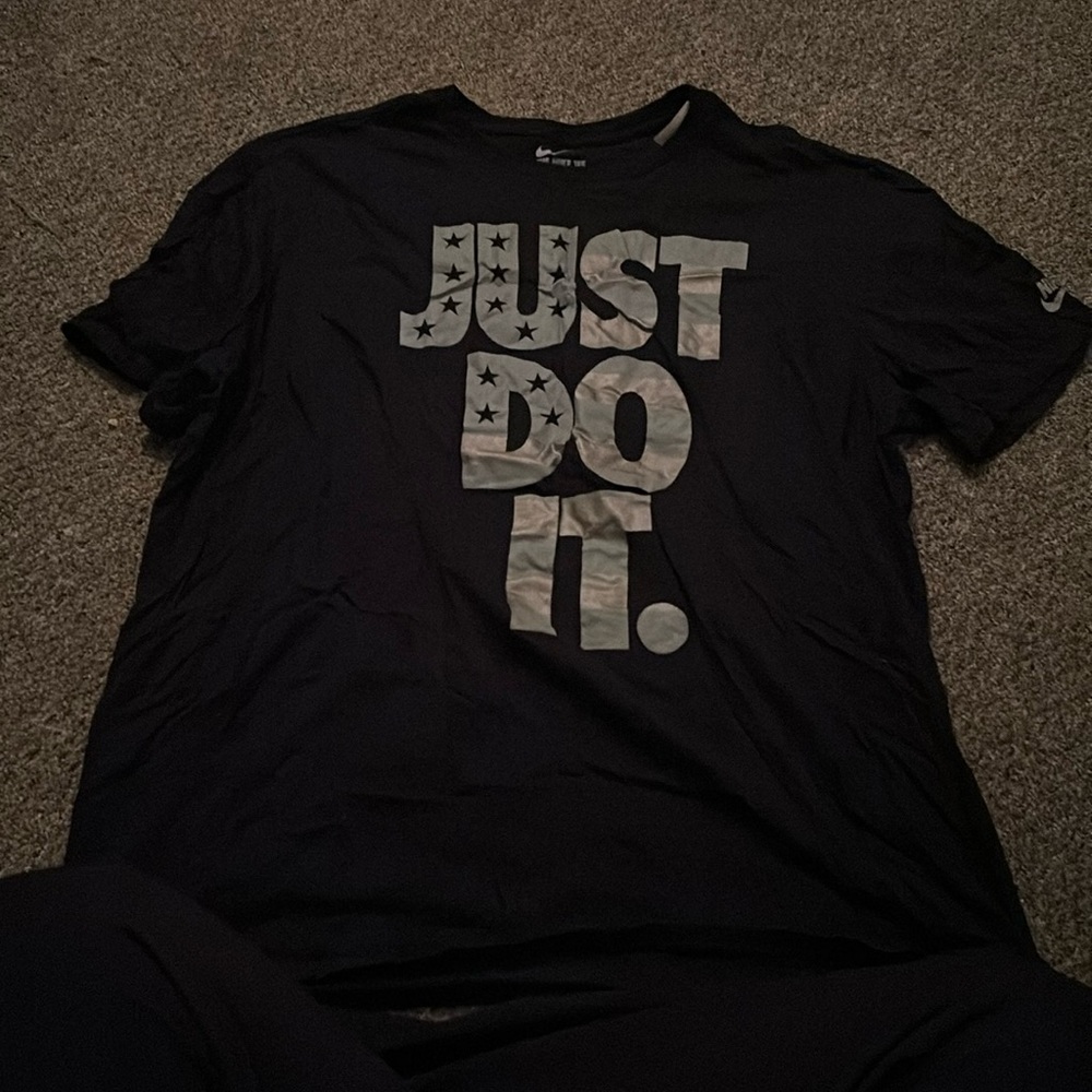 Nike tee